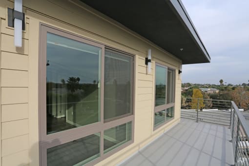 2395 luxury unit balcony